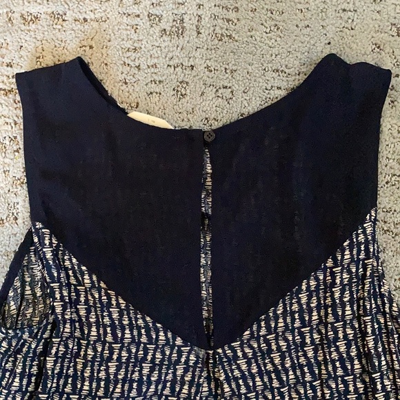 Patterned Tank Top - Picture 3 of 3